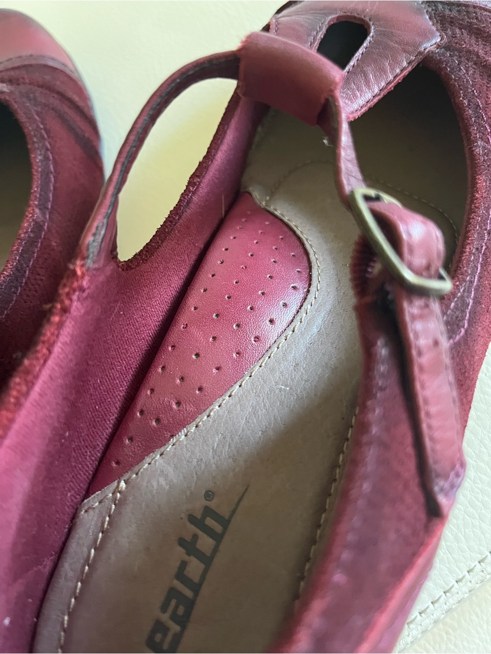 Earth Women's Burgundy Leather and Fabric T-Strap Heels. Size 9 1/2 - Picture 7 of 11